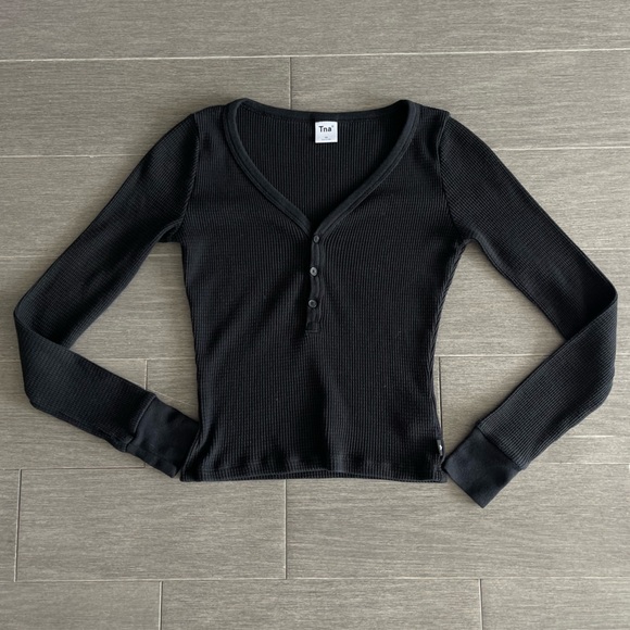 ARITZIA Tna HomeStretch Henley Black XS Waffle Knit Long Sleeve Crop Thermal Top - Picture 5 of 14